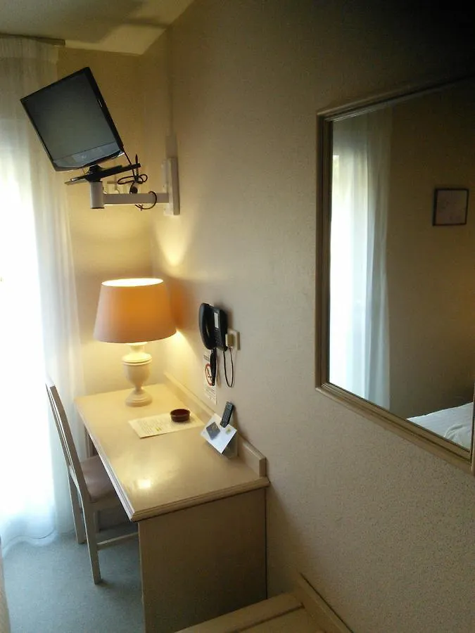 Hotel Du Commerce Tronget Frankreich